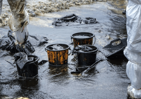 HIre-Oil-Waste-Clean-Up-Solution